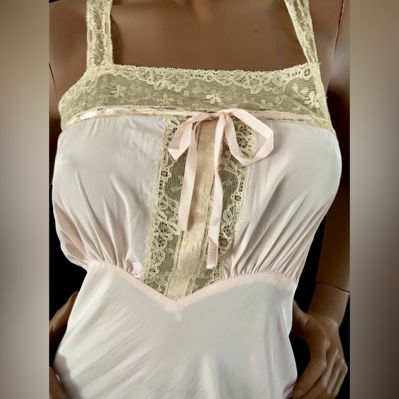 Vintage 1940’s Dora Gottlieb Bias Cut Pale Pink Rayon Lace Slip Dress Size 36 - Picture 4 of 9